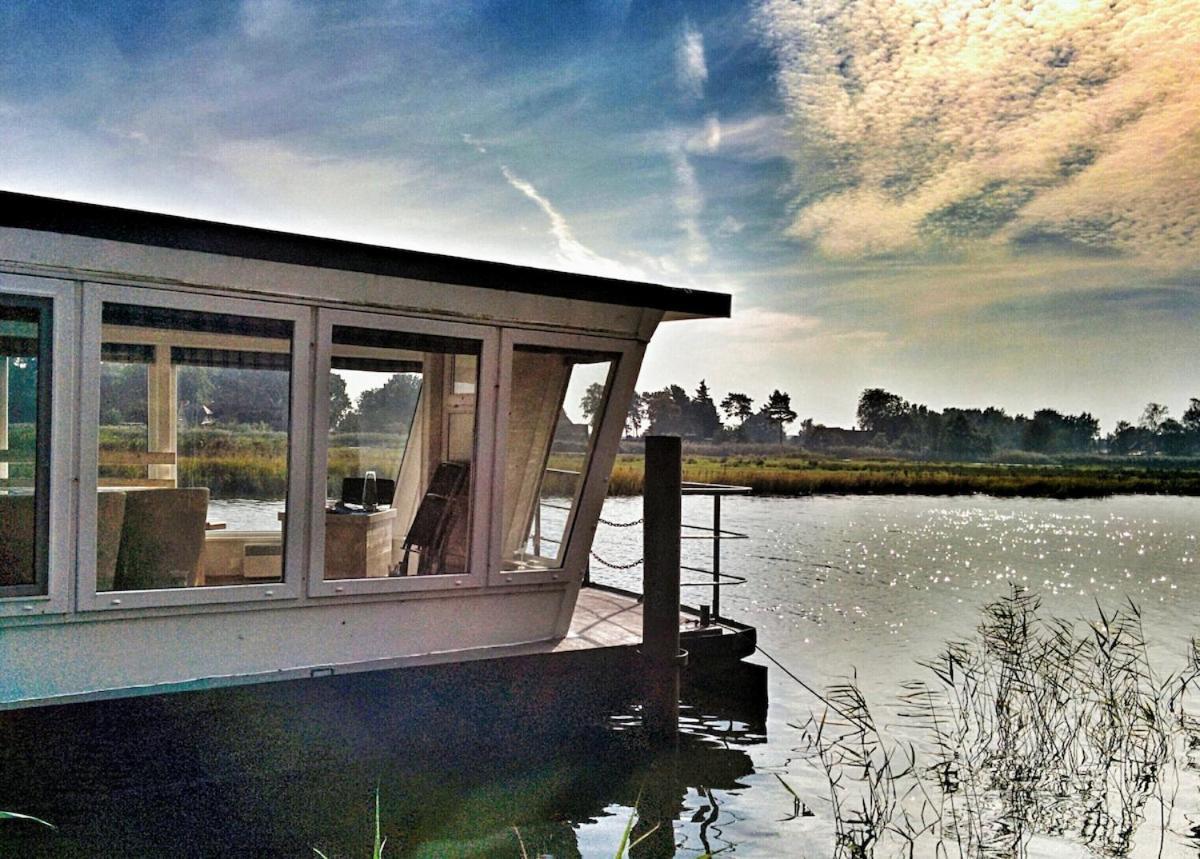 Urlauberschiff Neptun Im Ostseebad Prerow Luaran gambar